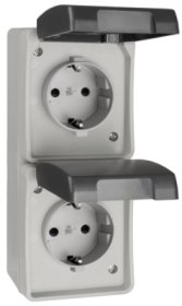 Kištukinis lizdas SOLERA 3366V, 2 vietų, paviršinis, su įž., IP44, 16A, vertikalus, korpusas pilkos sp., dangtelis juodos sp.