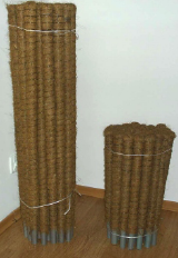 Kokosinis ramstis gėlėms, rudos spalvos, ilgis 80, diametras 32 mm.