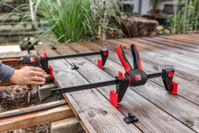 Greito tvirtinimo varžtų rinkinys terasinėms lentoms BESSEY