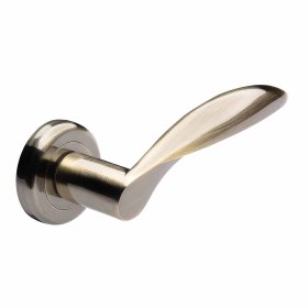 Durų rankena INOVO Eagle 607, sendinto žalvario spalvos