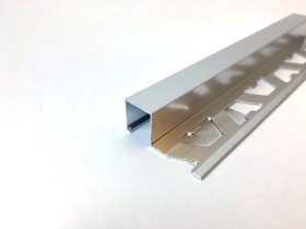 Kampas plytelėms ARCANSAS 041/S/93, 2500 x 27 x 10 mm, aliuminis anoduotas, išorinis, kvadratinis, sidabro spalvos, chromas