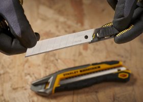 Nulaužiamos geležtės peiliui STANLEY Fatmax, 18 mm, 5 vnt. (0-11-718)