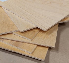 Faneros ruošinys, matmenys 4 x 290 x 500 mm