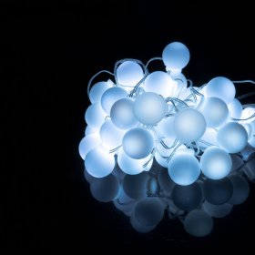 Šviečianti girlianda SUNLUX TY-427, 40 LED burbuliukų, ilgis 5 m, spalvota ir šaltai balta spalvos, IP44, tinka naudoti lauke