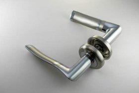 Rankena MP, MRO-15-20, matinis chromas, tinka su MUZ-20 durų apyraktėm