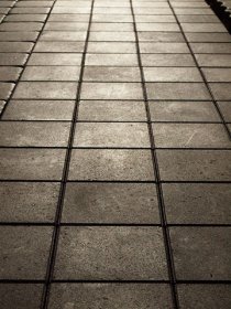 Grindinio trinkelė GT KVADRAT 8, matmenys 160 x 160 x 80, juoda, 1201010504