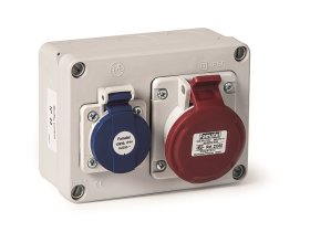 Paskirstymo dėžutė su lizdais FAMATEL 3067, 2P+TT 16A + 3P+T 16A ~380V, IP44, matmenys 110 x 153 x 63 mm