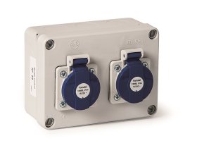 Paskirstymo dėžutė su lizdais FAMATEL 3064, 2x2P+TT 16A, IP44, matmenys 110 x 153 x 63 mm
