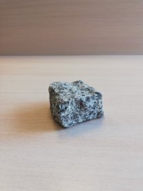 Granitinė grindinio trinkelė GREY, matmenys 100 x 100 x 50 mm