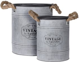 Metalinis lauko vazonas, vintažinis, statinės formos, su pintomis rankenomis, pilkos sp., 22,5 x 22,5 x 25 cm.