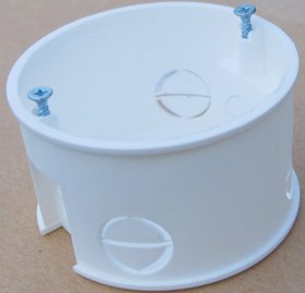 Montažinė dėžutė STANDART ST150 757 519 001-01, 70 mm, p/t, su medsraigčiais