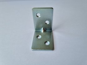 Sustiprintas kampas RPIĮ, 32 x 32 x 24 mm