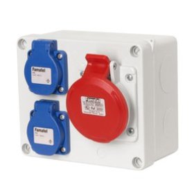Paskirstymo dėžutė su lizdais FAMATEL 3069, 2 vienfaziai lizdai 230V + 1 trifazis lizdas 5P 16A, IP44, matmenys 135 x 160 x 83 mm