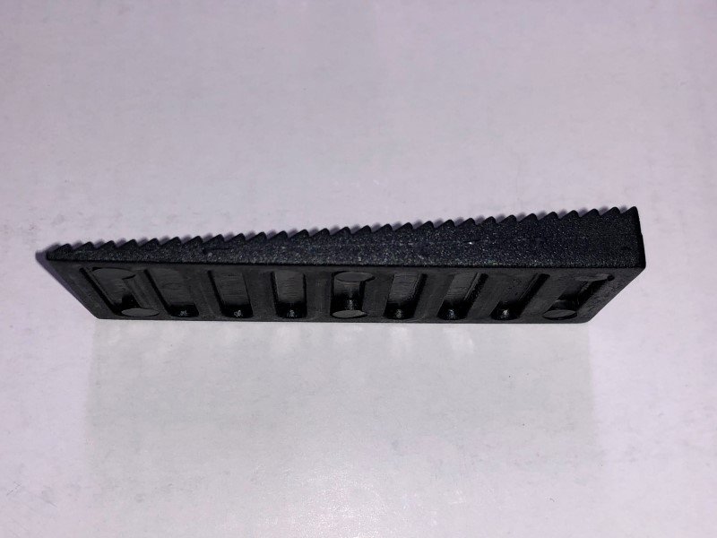 Montažiniai pleištai EDELMAX 1635:E, 70 x 30 x 8 mm, dantukai iš vienos pusės, pleištai 90 laipsnių kampu, 10 vnt.