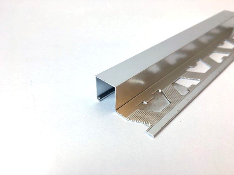 Kampas plytelėms ARCANSAS 043/S/93, 2500 x 27 x 12,5 mm, aliuminis anoduotas, išorinis, kvadratinis, sidabro spalvos, chromas