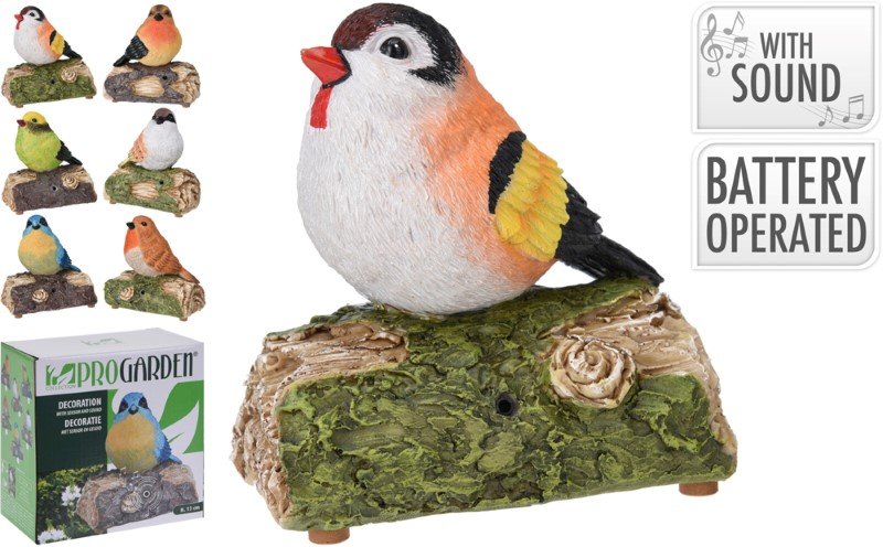 Sodo dekoracija, paukštelis skleidžiantis garsus, (reikalingos dvi AA baterijos), galimi 6 skirtingi dizainai, išmatavimai 13,5 x 7 x 13 cm.