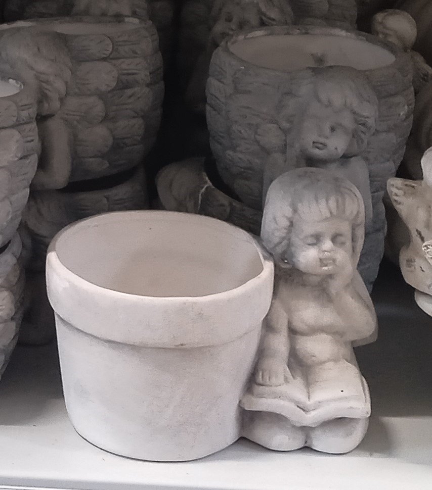 Vienmetė gėlė, kompozicija kapams su angelu, vazonėlio skersmuo 20 cm.