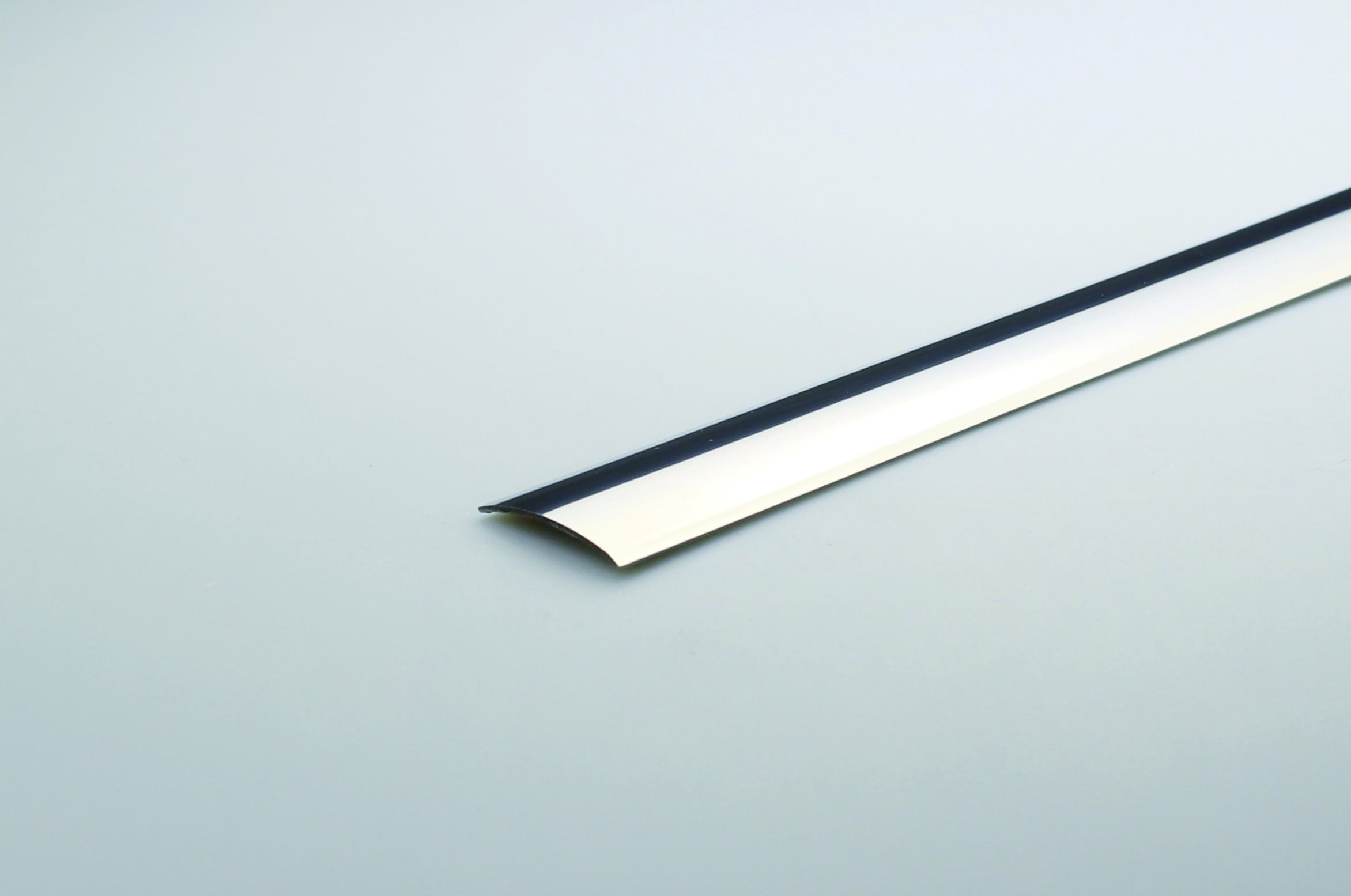 Nerūdijančio plieno grindų juostelė ARCANSAS 52, 900 x 32 mm, h-10 mm, poliruota