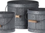 Metalinis lauko vazonas, su medine rankena, pilkos sp., 19 x 19 x 15 cm.