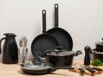 Keptuvė MAKU Deal, nelimpanti danga, juodos sp., skersmuo 24 cm