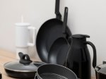 Keptuvė MAKU Deal, nelimpanti danga, juodos sp., skersmuo 28 cm