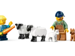 Konstruktorius LEGO City, raudonas ūkio traktorius su priekaba ir avimi