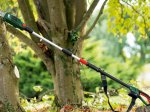 Akumuliatorinis genėjimo pjūklas BOSCH UniversalChainPole18 SOLO, 18 V, darbinis plotis 20 cm, telesk. kotas iki 2,6 m, svoris 3,3 kg, be baterijos ir pakrovėjo
