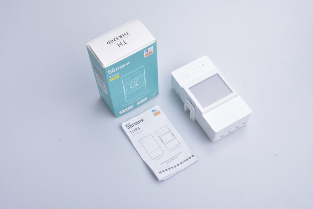 Išmanusis valdiklis su temperatūros bei drėgmės steb. SONOFF, Th Elite Thr320D, ant DIN bėgelio, valdomas programėle, su ekranu, 230V ~50-60Hz 20A, darbinė temp. -10°C~40°C