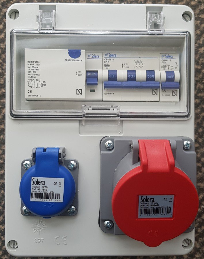 Automatinių išjungiklių skydelis FAMALET 8970031A, 1xGS, 1x16A/5P, rėlė, autom.jungikliai, pilkos sp.