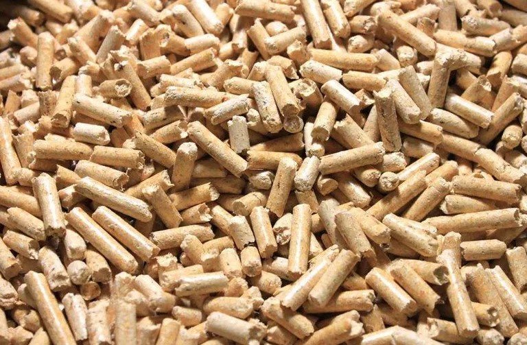 Medienos pjuvenų granulės, sertifikuotos, 6mm, 15 kg, drėgnumas < 10%, peleningumas < 0,7, kaloringumas 16,5-19 MJ/kg
