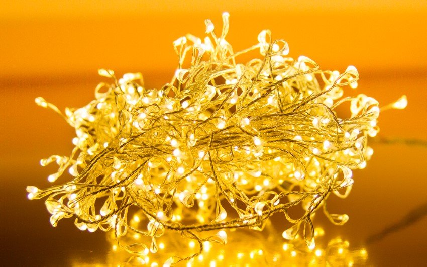Šviečianti girlianda-varveklis SUNLUX YY3, 360 LED, 3 m, balta spalva, IP44, tinka naudoti lauke, 9C3M-2
