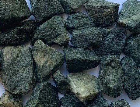 Dekoratyvinė skalda ZD KRAVA, žalia, frakcija 8-16 mm, 25 kg