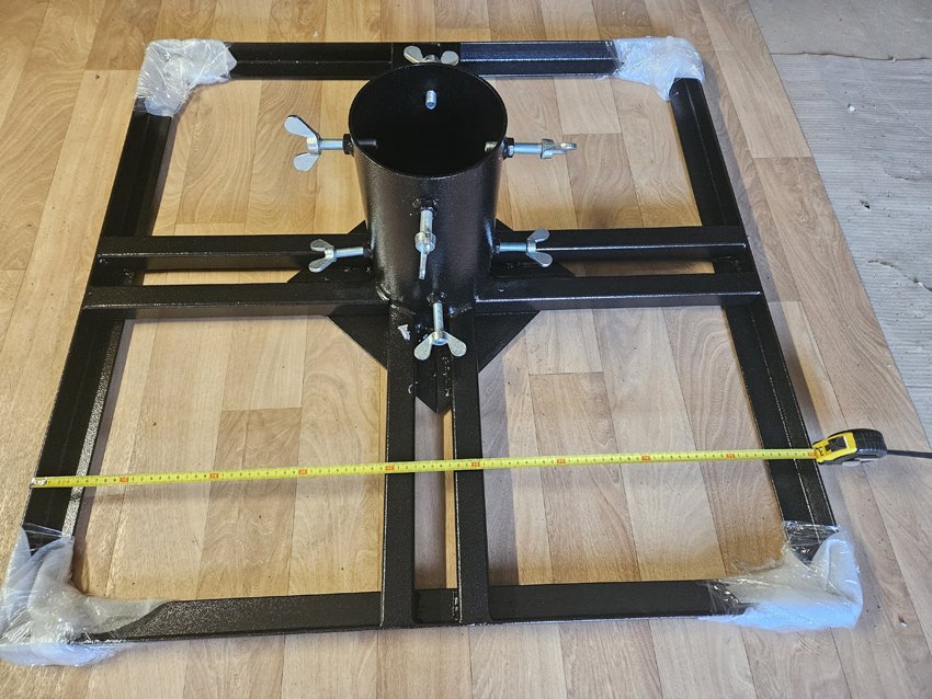 Stovas lauko eglei 159