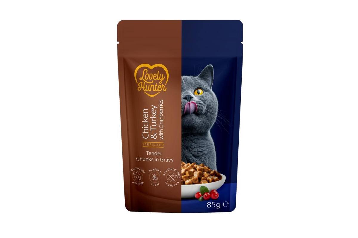 Konservuotas kačių ėdalas LOVELY HUNTER, visų veislių suaugusių, sterilizuotų kačių šlapias pašaras su vištiena, kalakutiena ir spanguolėmis, 85 g