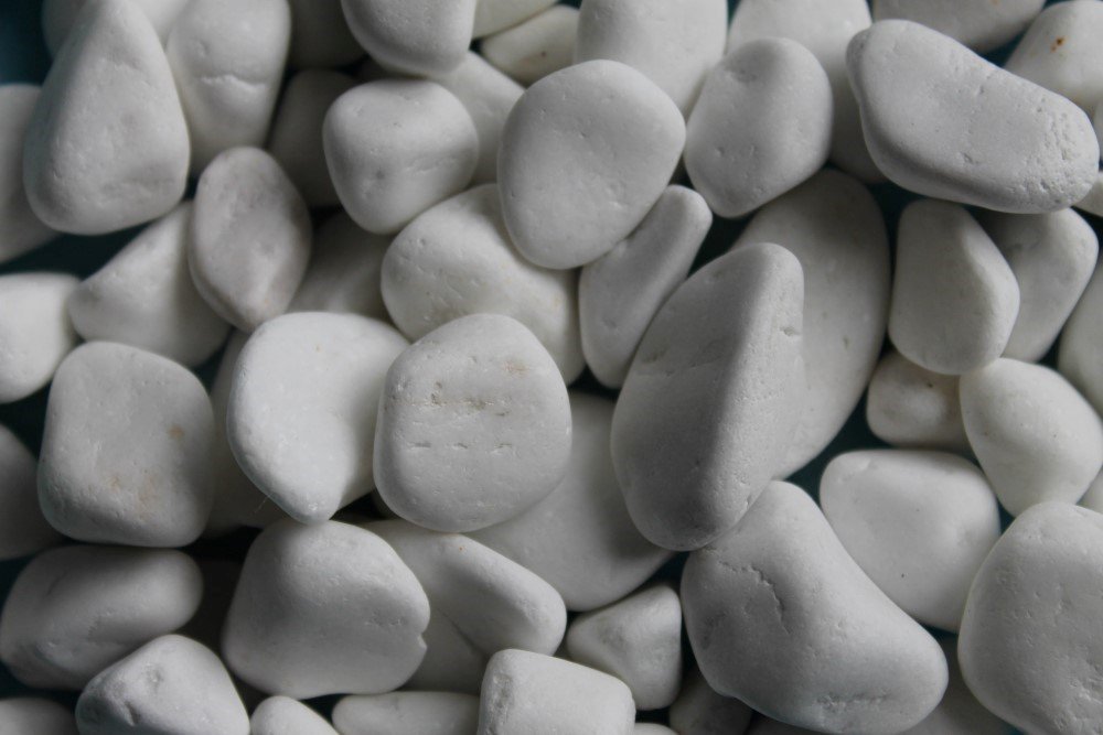 Dekoratyviniai akmenukai   balti, A, frakcija 10-20 mm, 20kg.