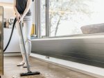 Sauso - šlapio siurbimo dulkių siurblys KARCHER WD 2 Plus, 12 litrų dulkių talpa, filtras, galingumas 1000 W, 4 m ilgio elektros laidas, 1.8 m ilgio žarna,1.628-009.0