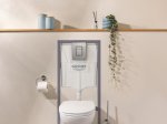Klozeto komplektas GROHE SOLIDO 5-in-1 BAU CERAMIC: rėmas GROHE Rapid SL, klozetas Grohe Bau Ceramic, mygtukas Grohe Even, chromo sp., laikikliai ir garso izoliacijos tarpinė, 112957SH00