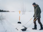 Sniego stumtuvas FISKARS SnowXpert 1003470, plotis 75 cm, aukštis su kotu 149 cm