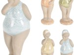 Sodo dekoracija PAPLŪDIMIO MOTERIS, stovinti, 4 skirtingų sp., 7 x 6 x 18 cm.