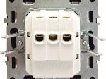 Kištukinis lizdas TOPE Bora, 1 vietos, įleidžiamas, baltos sp., su įžeminimu, IP44, 16 A, 250 V, 500900016